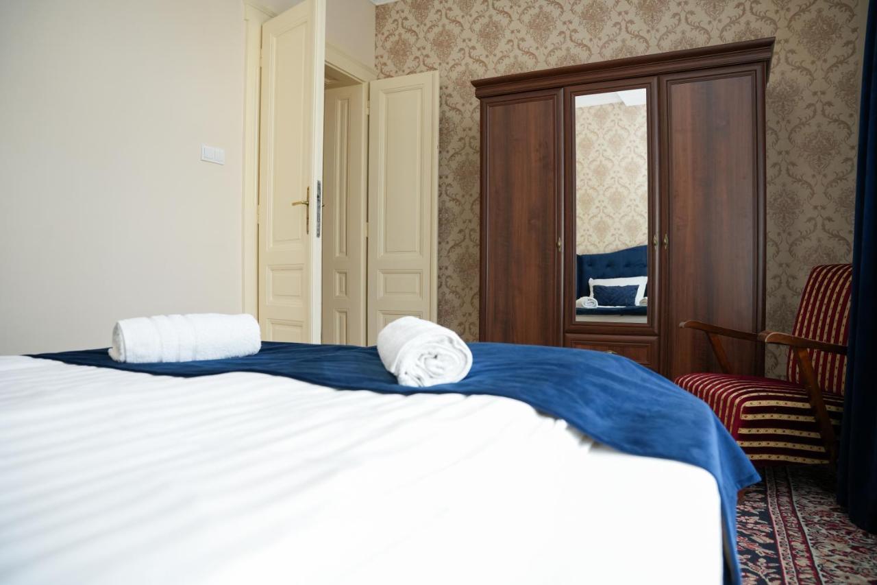Varkert Deluxe Apartmanhaz ミシュコルツ エクステリア 写真