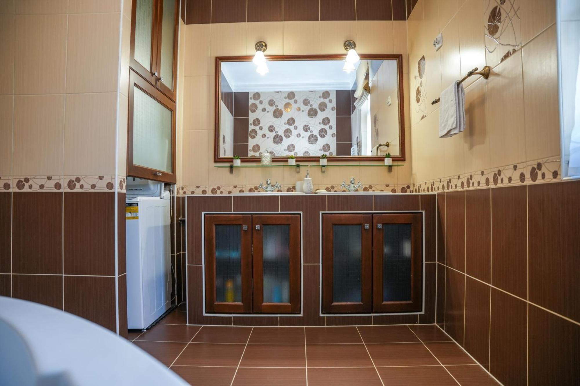 Varkert Deluxe Apartmanhaz ミシュコルツ エクステリア 写真